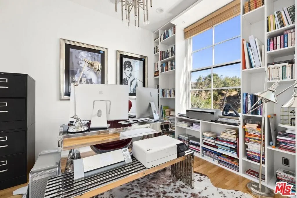 9314 Lloydcrest Drive, Beverly Hills, California, United States. - Photo 29