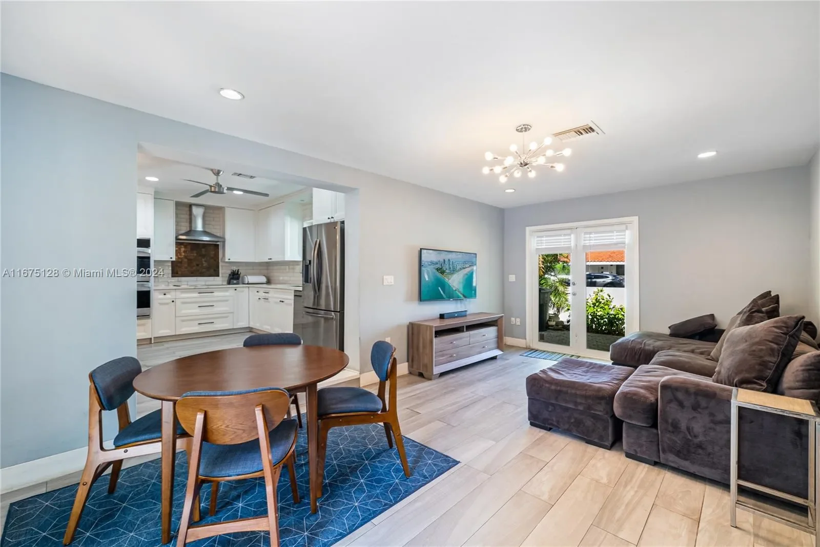 13240 Coronado Ln, North Miami Beach, Florida, United States. - Photo 12