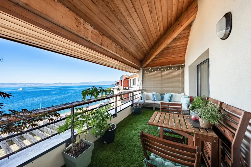 Amphion Les Bains, Rare 4 Room Waterfront Apartment