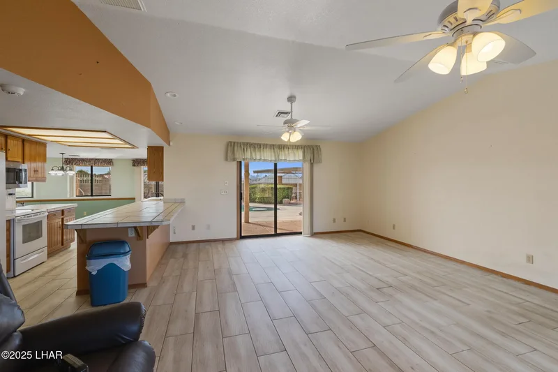 2320 Malahini Dr, Lake Havasu City, AZ 86404, Desert Hills, Arizona, United States. - Photo 9