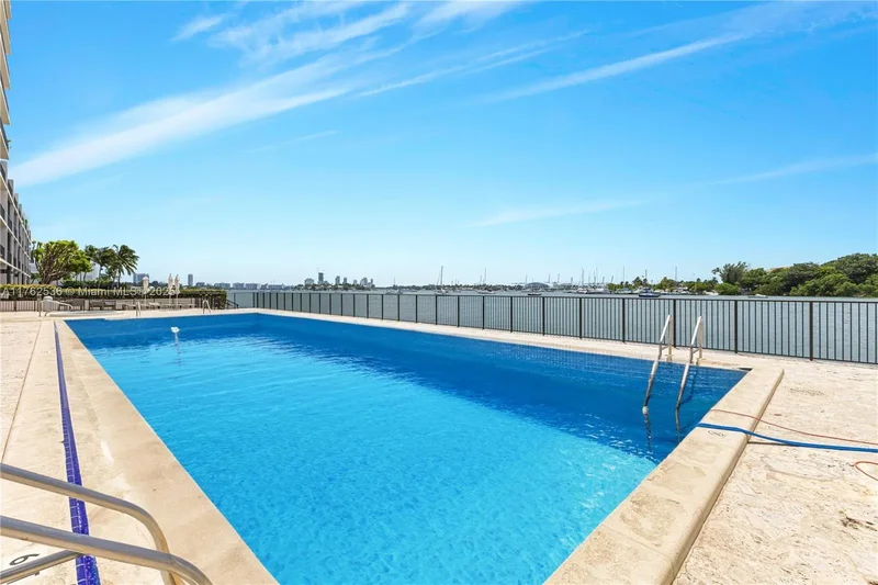 1000 Venetian Way 810, Miami, Florida, United States. - Photo 16