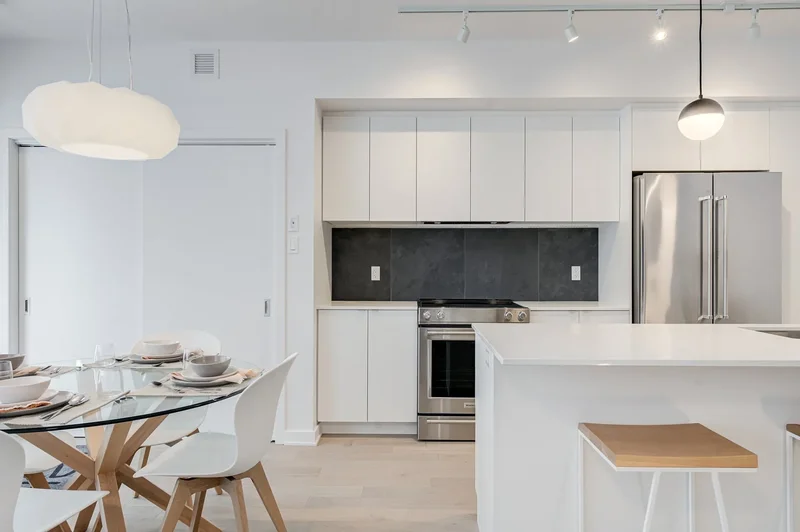 2778 Rue Gilford 04, Montréal, Quebec, Canada. - Photo 2