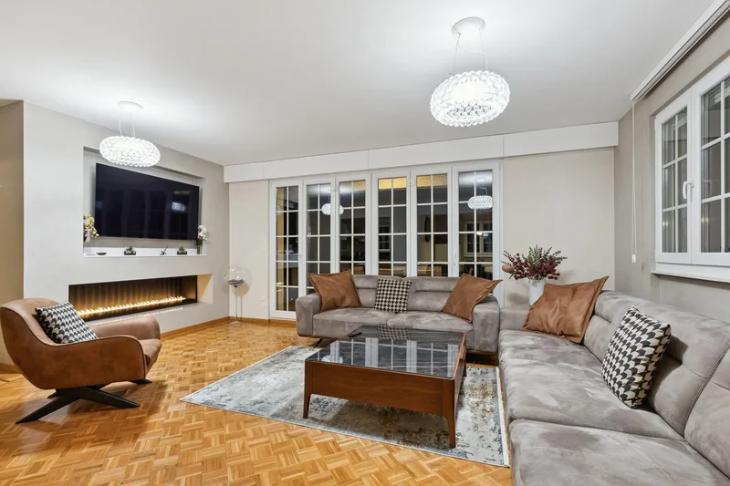 Completely Renovated Villa Superb Opportunity!