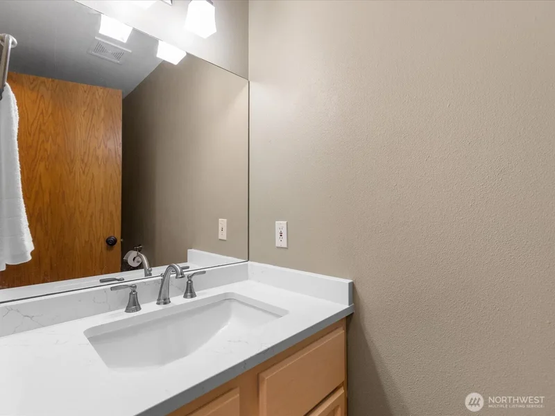 9906 242nd Place SW, Edmonds, WA 98020, Woodway, Washington, United States. - Photo 11
