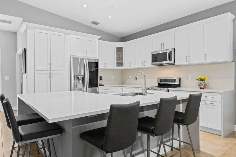 717 NE 22nd Dr, Wilton Manors, Florida, United States. - Photo 6