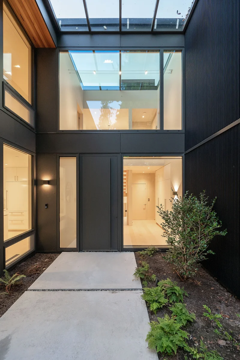 8885 Lawrence Way, West Vancouver, BC V7W 2T7, West Vancouver, British Columbia, Canada. - Photo 22