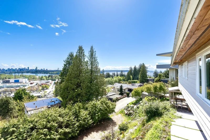 930 Esquimalt Ave, West Vancouver, BC V7T 1J8, Canada, West Vancouver, British Columbia, Canada. - Photo 39
