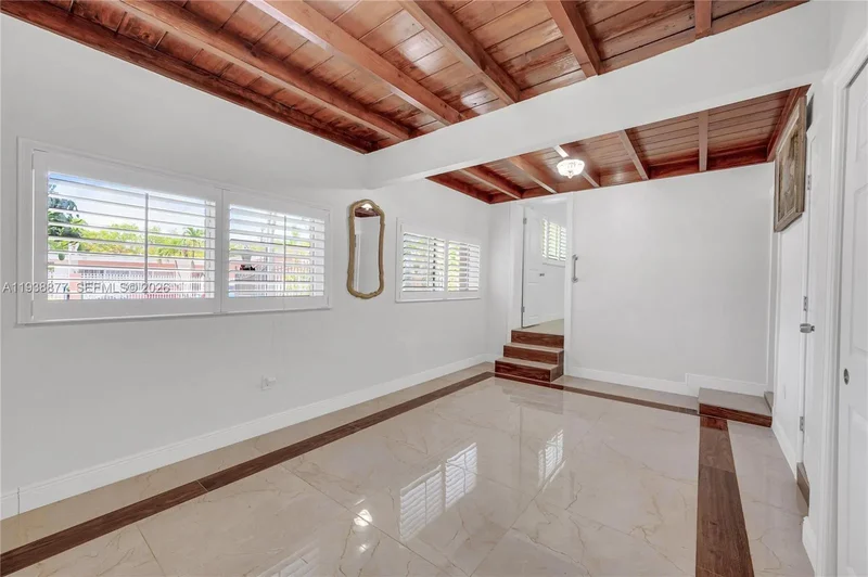 110 W Shore Dr W, Miami, Florida, United States. - Photo 20