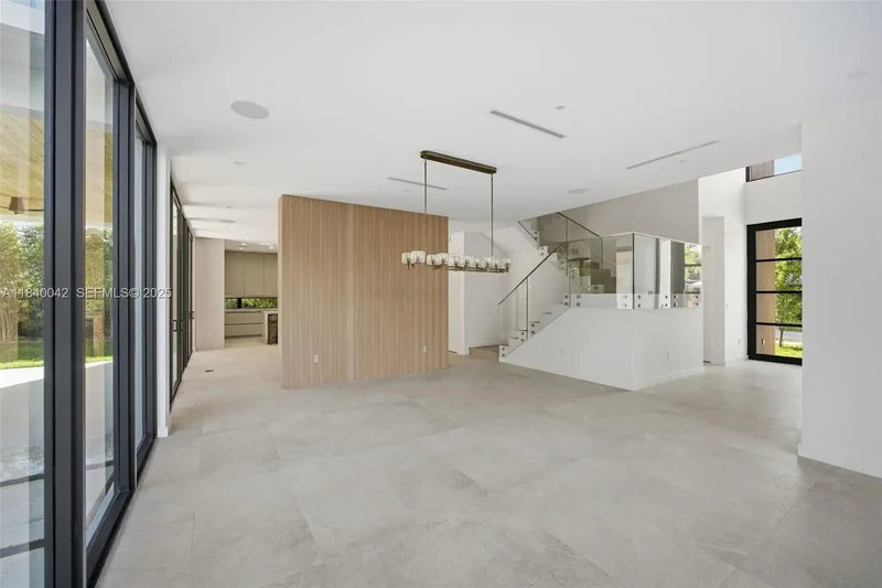 7965 SW 53rd Ave, Miami, Florida, United States. - Photo 7