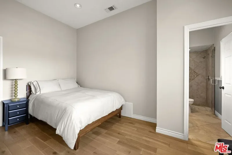1018 N Tigertail Road, Los Angeles, California, United States. - Photo 23