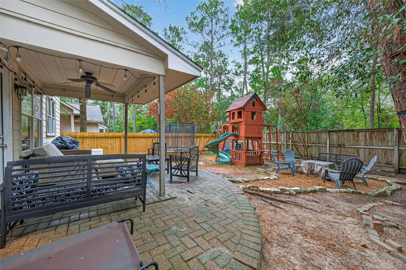 42 W Gaslight Place, The Woodlands, TX 77382, The Woodlands, Texas, United States. - Photo 41