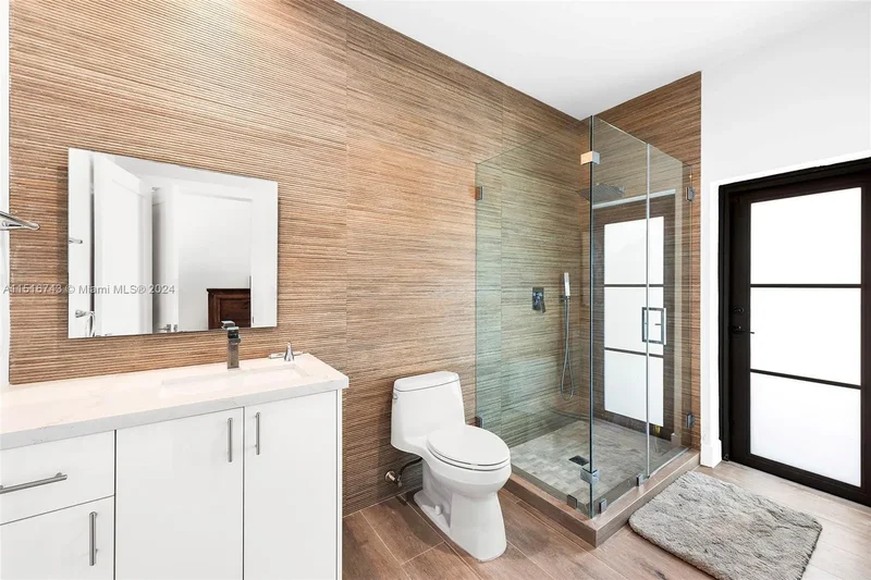 638 Escobar Ave, Coral Gables, FL 33134, Coral Gables, Florida, United States. - Photo 40