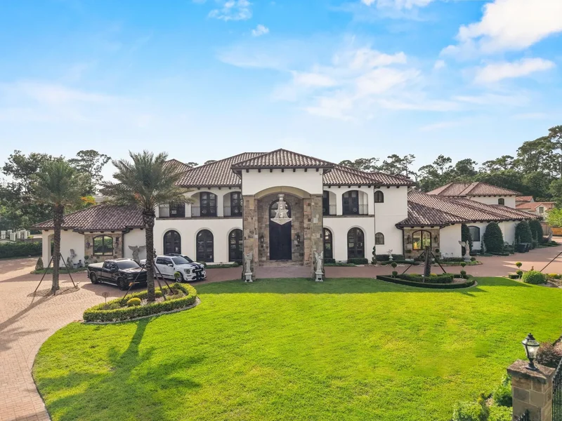 701 W Friar Tuck Lane, Houston, Texas, United States. - Photo 3
