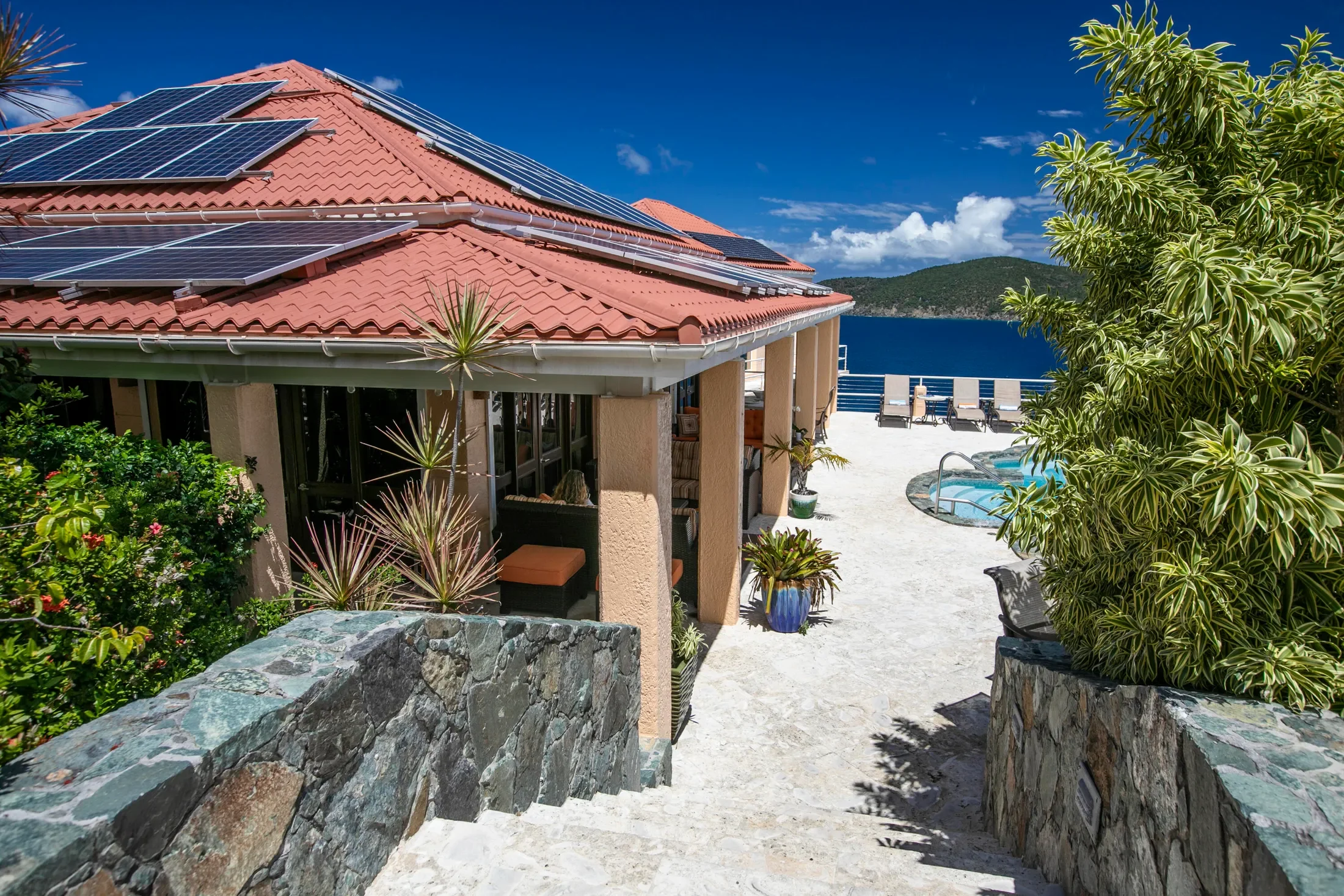 Exterior photo 8