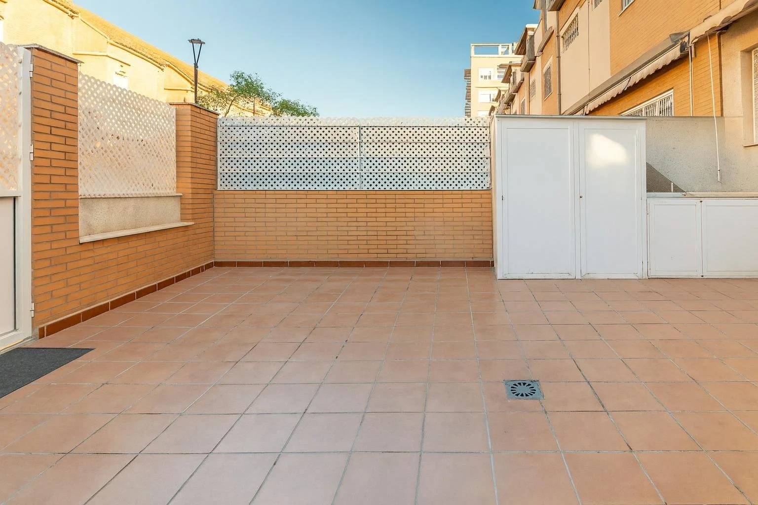 Exterior photo 10