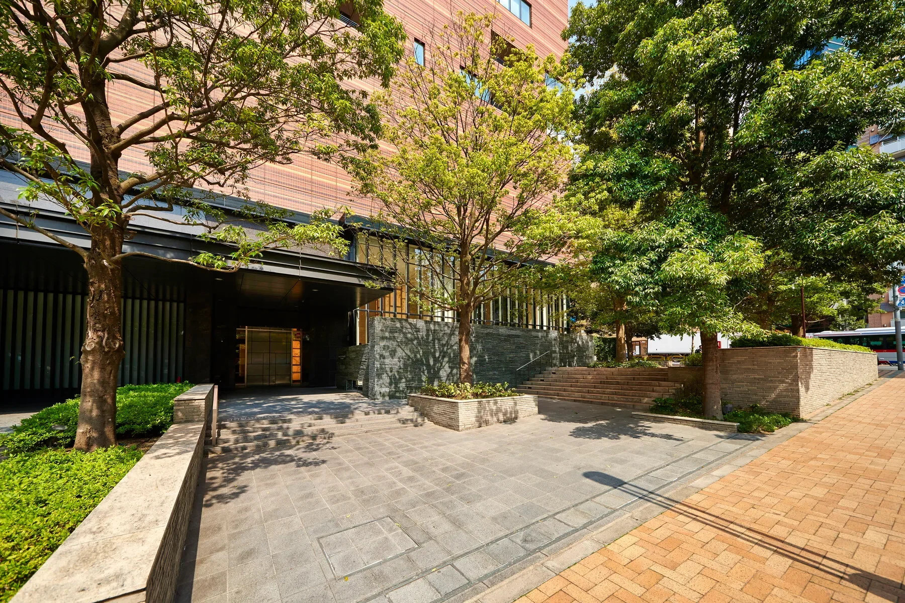 Exterior photo 3