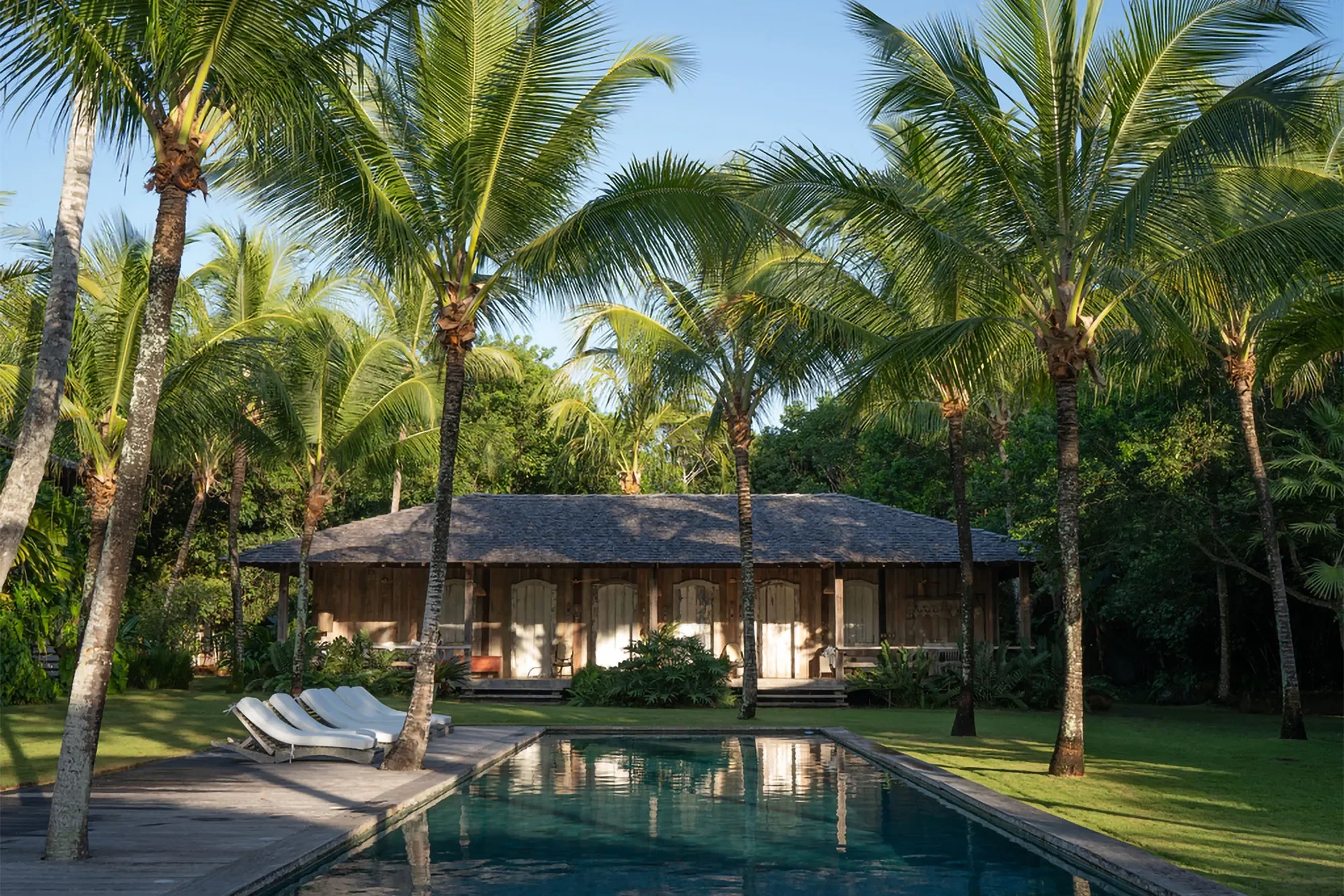 Exterior photo 5