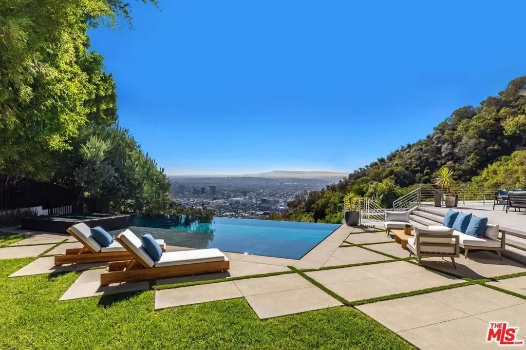 1895 Rising Glen Road, Los Angeles, California, United States. - Photo 27