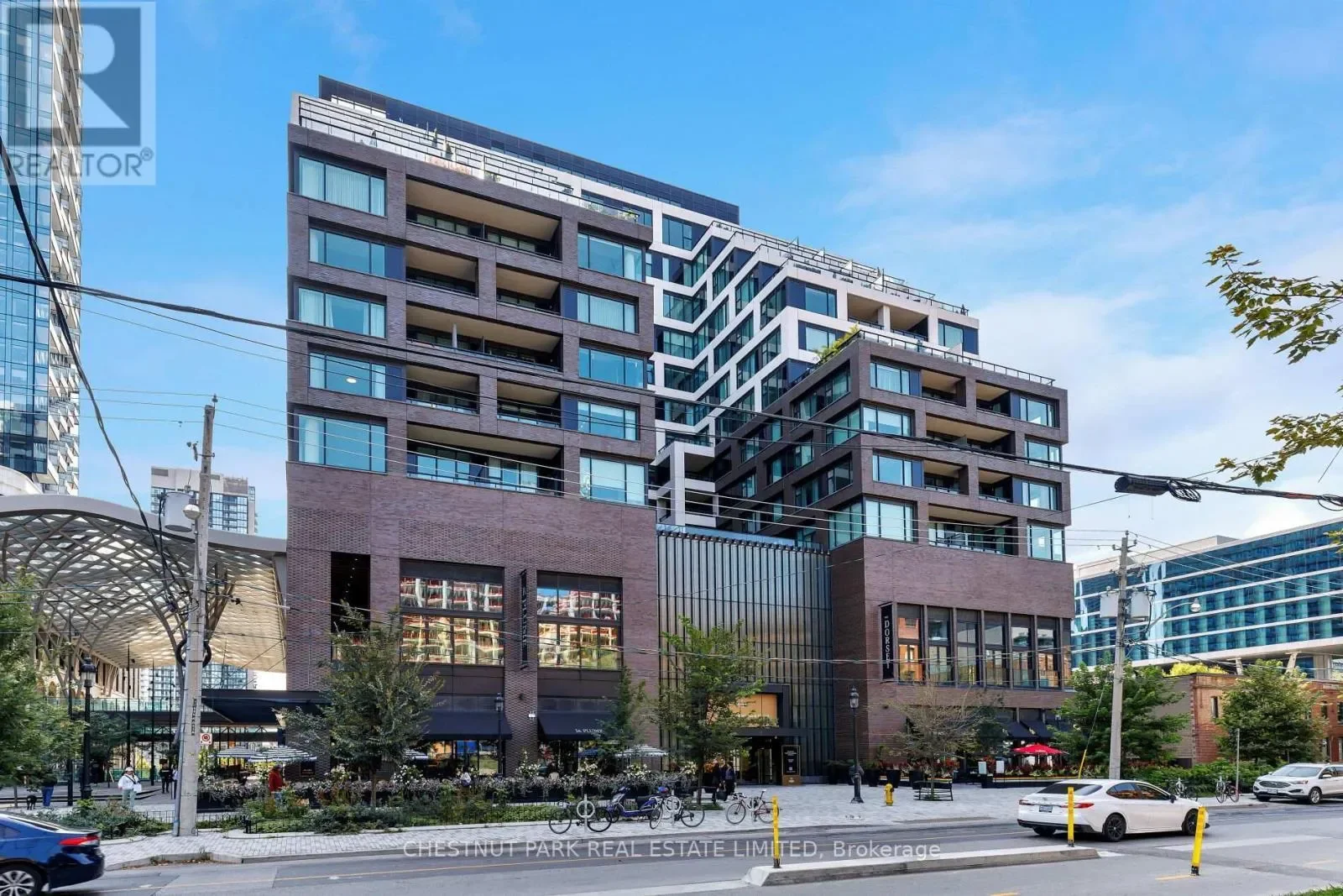 Exterior photo 8