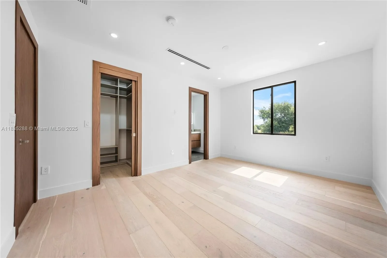 260 NW 47th St, Miami, Florida, United States. - Photo 25