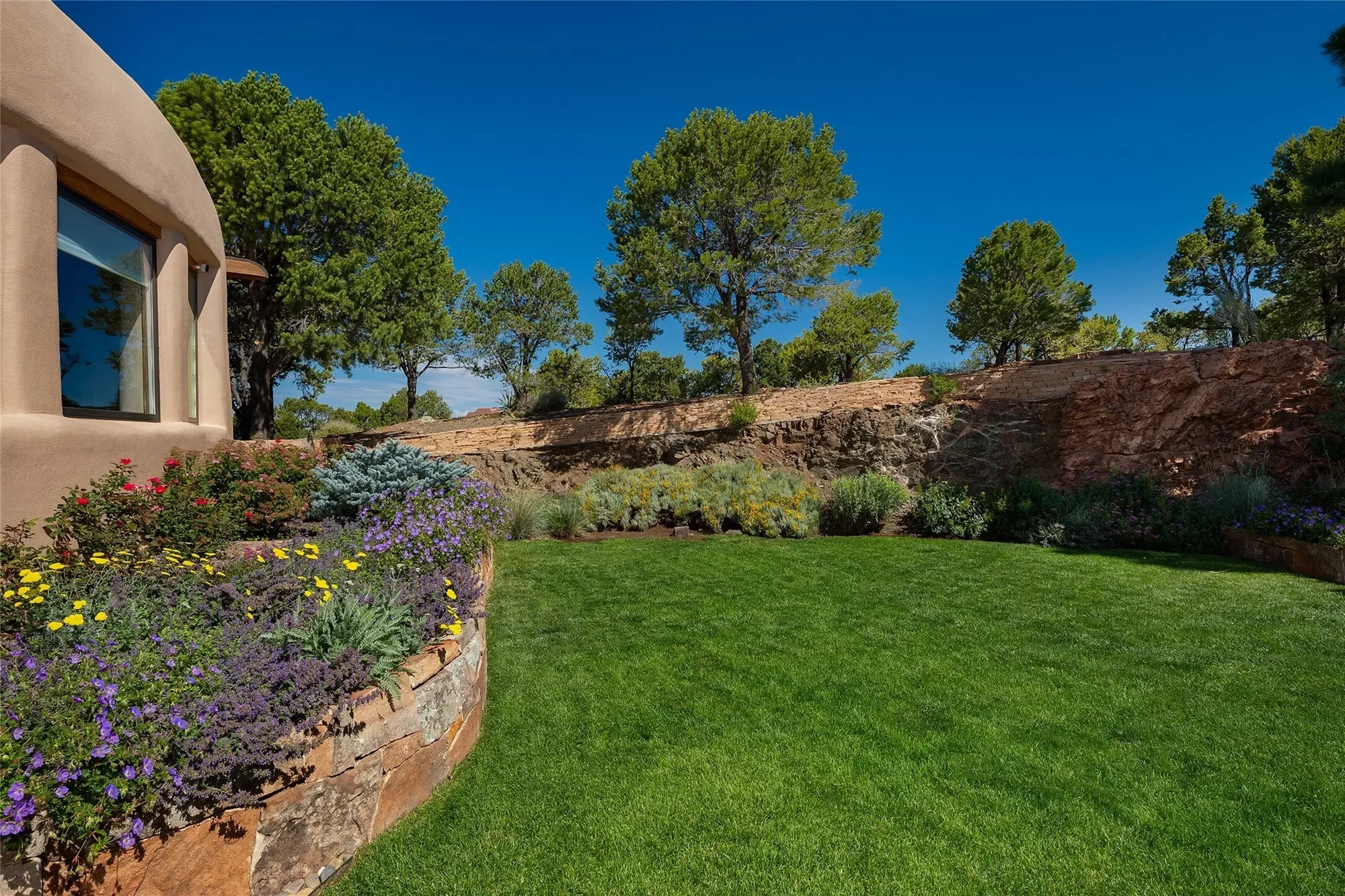 1233 N Summit Drive , Santa Fe, NM 87501, Santa Fe, New Mexico, United States. - Photo 33