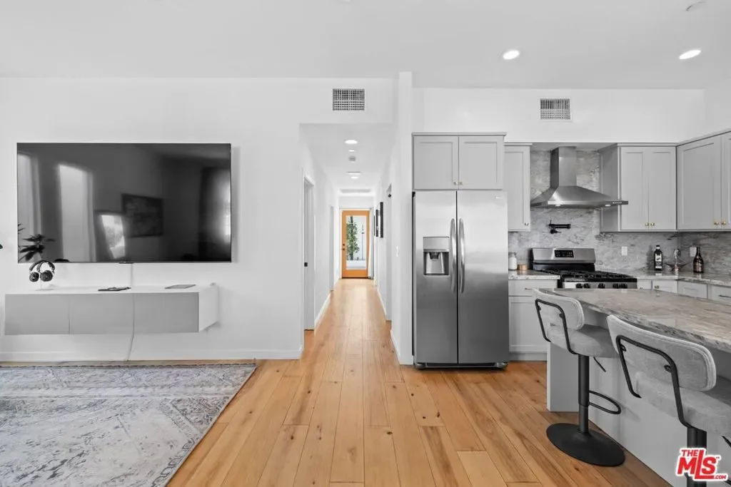3170 Glenmanor Place, Los Angeles, California, United States. - Photo 42