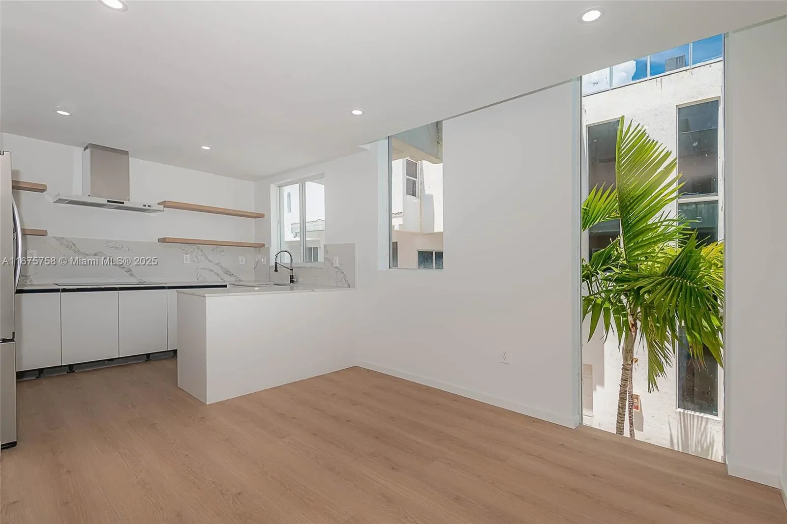 1975 Calais Dr, Miami Beach, Florida, United States. - Photo 4