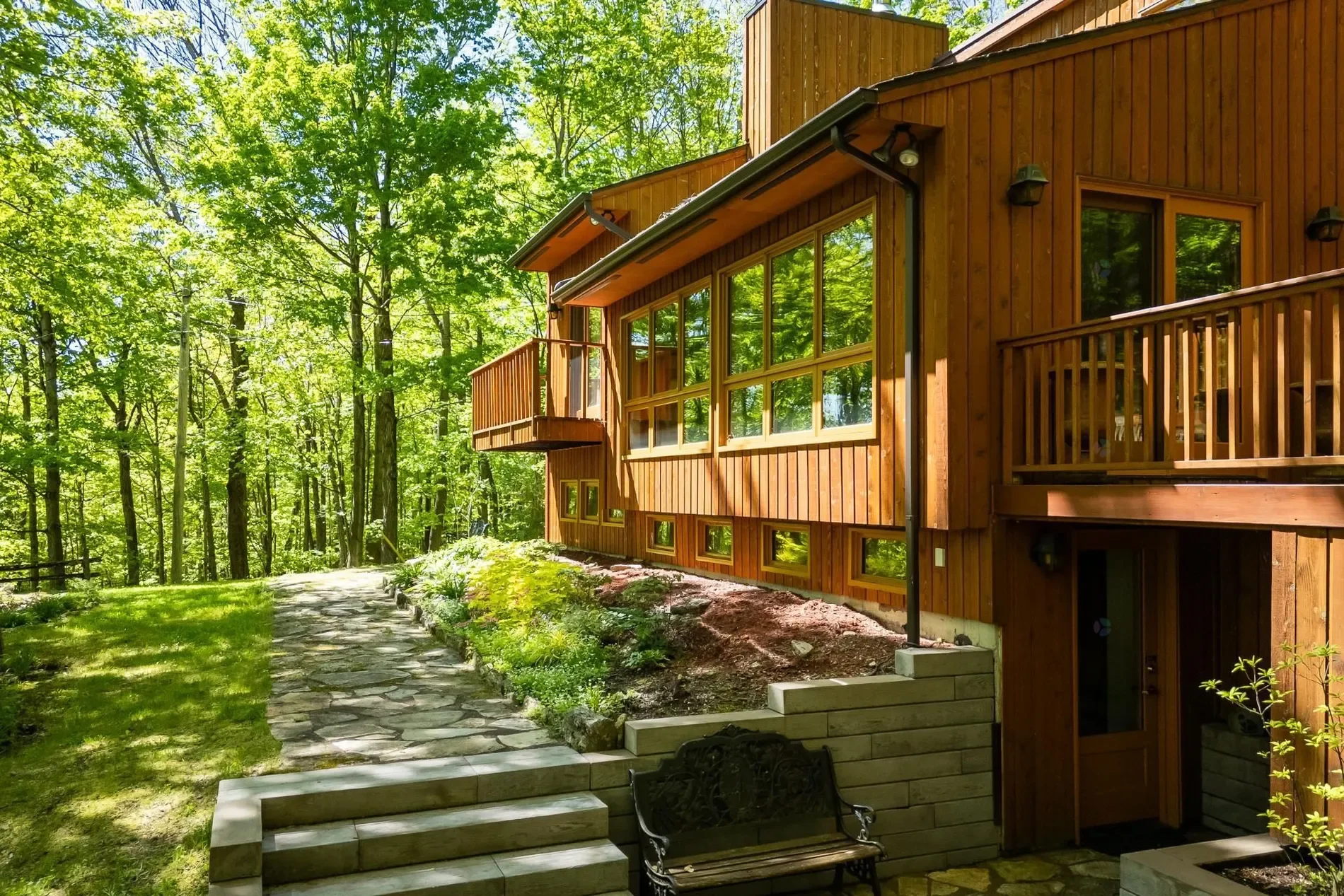 Exterior photo 6