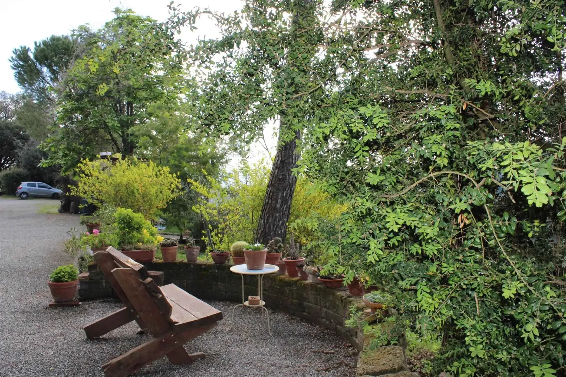 Exterior photo 6