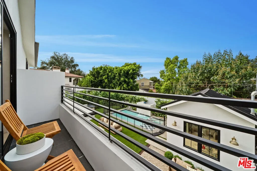 11317 Valley Spring Lane, Los Angeles, California, United States. - Photo 10