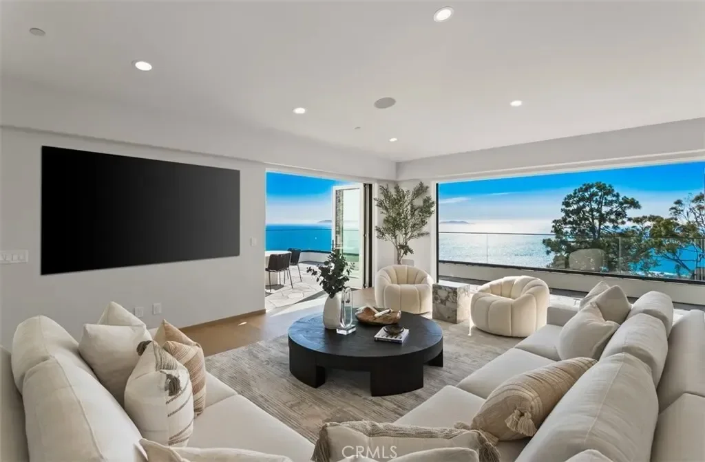 31 N Vista De Catalina, Laguna Beach, California, United States. - Photo 13