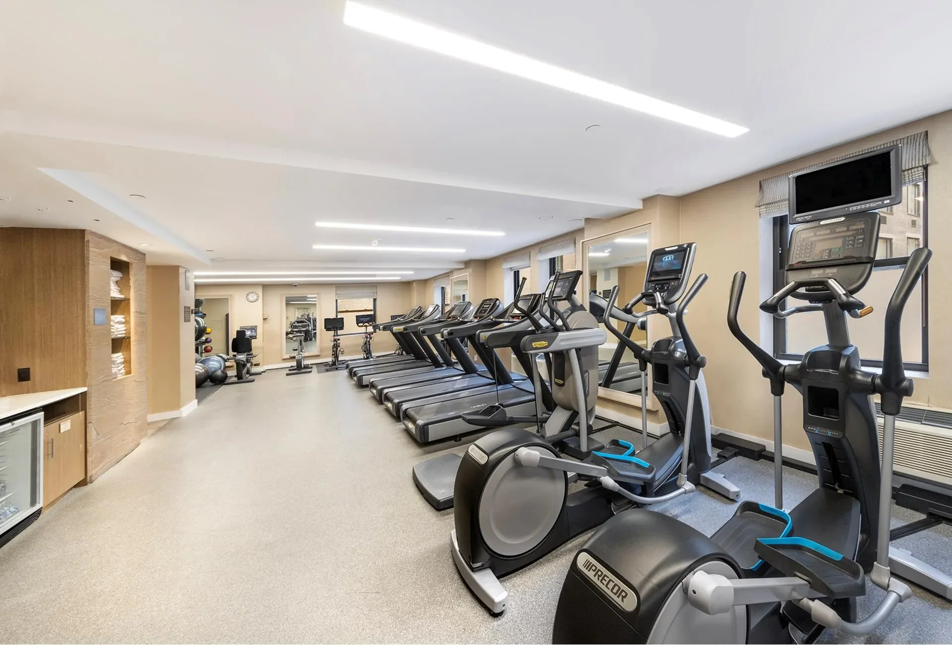 Essex House, 160 CENTRAL PARK S, New York, New York, United States. - Photo 12