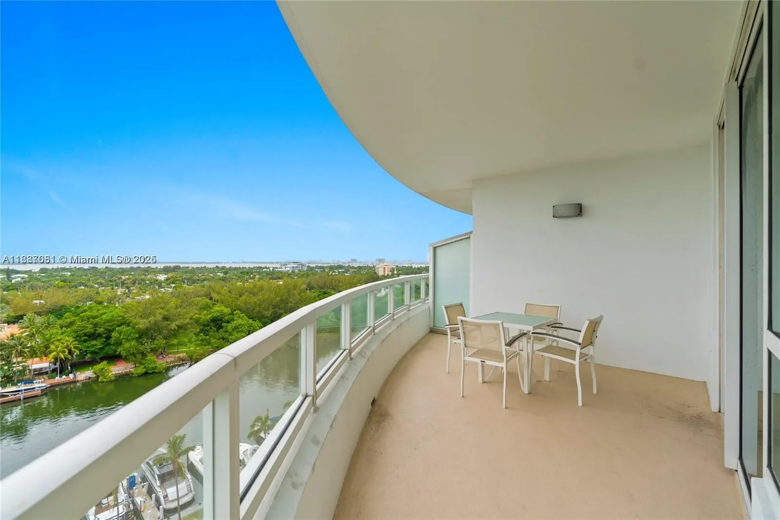 4401 COLLINS AV 1214, Miami Beach, Florida, United States. - Photo 6