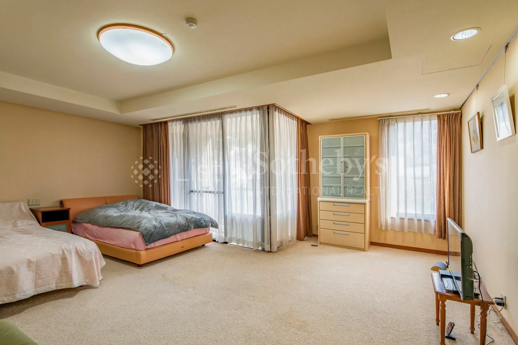 Gallery photo 3