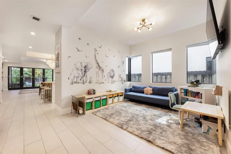 3174 Elizabeth St, Miami, Florida, United States. - Photo 18
