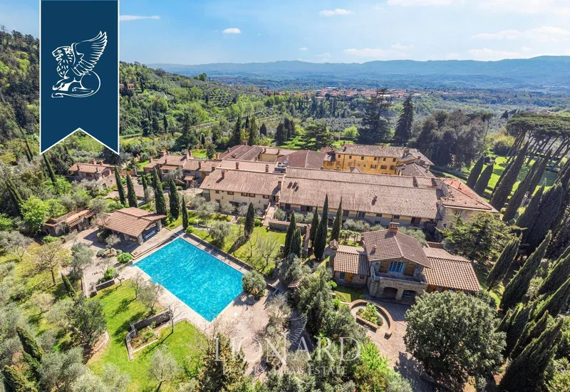 Renovated Hamlet With A Natural Park For Sale In Tuscany