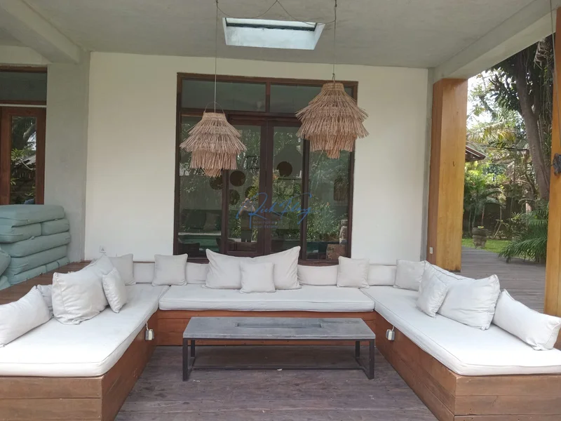 Luxury 5 Bedroom Villa with Pool in Batu Belig, Bali