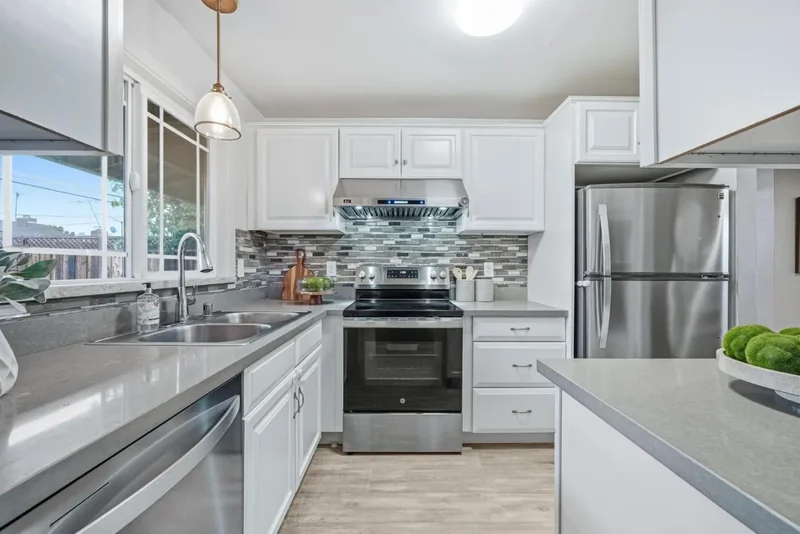 2427 Holland Street, San Mateo, California, United States. - Photo 11