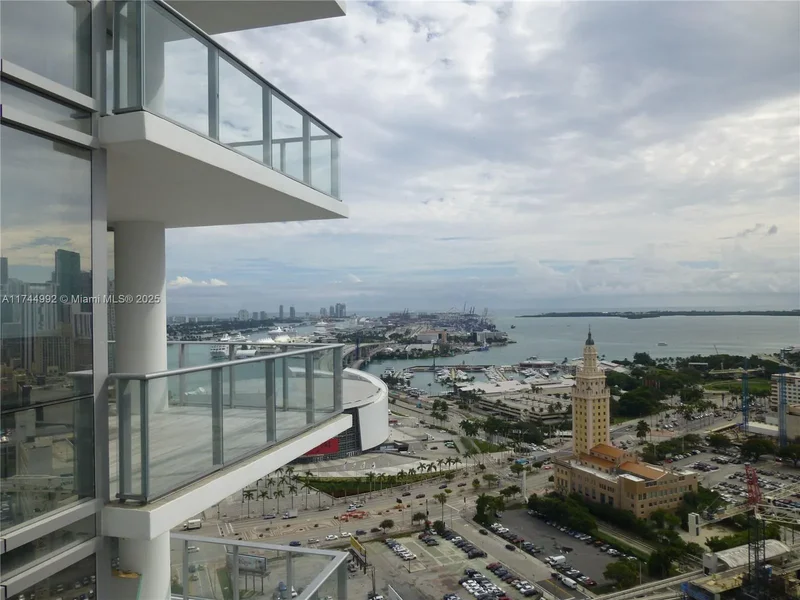 851 NE 1st Ave 2612, Miami, Florida, United States. - Photo 7