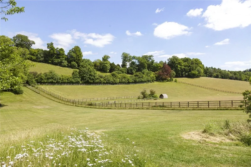 Frieth Road, Marlow, Buckinghamshire, Marlow, England, United Kingdom. - Photo 13