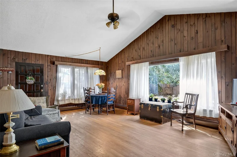 92 Hemlock Street , Farmingdale, NY 11735, West Babylon, New York, United States. - Photo 18