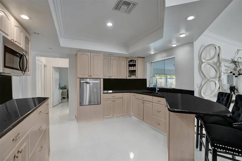 4100 Bayview Dr, Fort Lauderdale, FL 33308, Fort Lauderdale, Florida, United States. - Photo 20