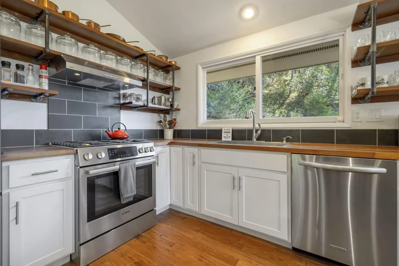 49867 Hills Creek Road, Oakridge, Oregon, United States. - Photo 13