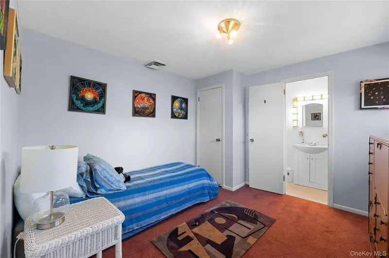 1 Willow Lane, Hewlett Harbor, New York, United States. - Photo 5
