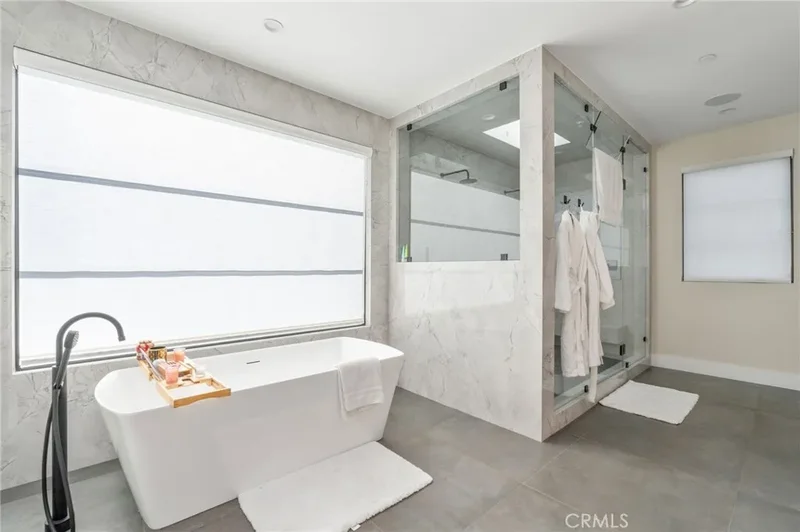 16846 Addison Street, Encino, CA 91436, Los Angeles, California, United States. - Photo 22
