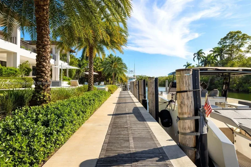 9360 Balada St, Coral Gables, Florida, United States. - Photo 32