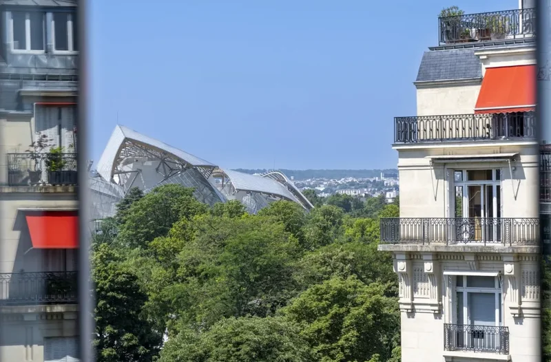 Neuilly sur Seine, Neuilly-sur-Seine, Île-de-France, France. - Photo 12