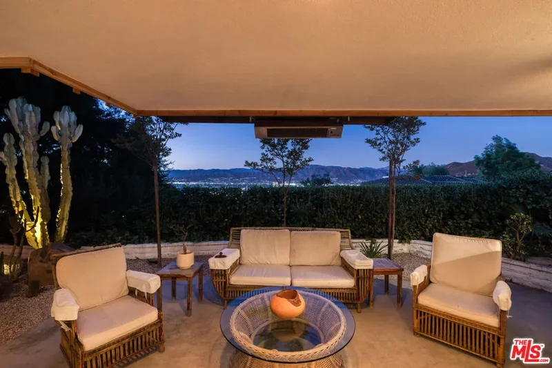 3307 Bonnie Hill Drive, Los Angeles, California, United States. - Photo 17
