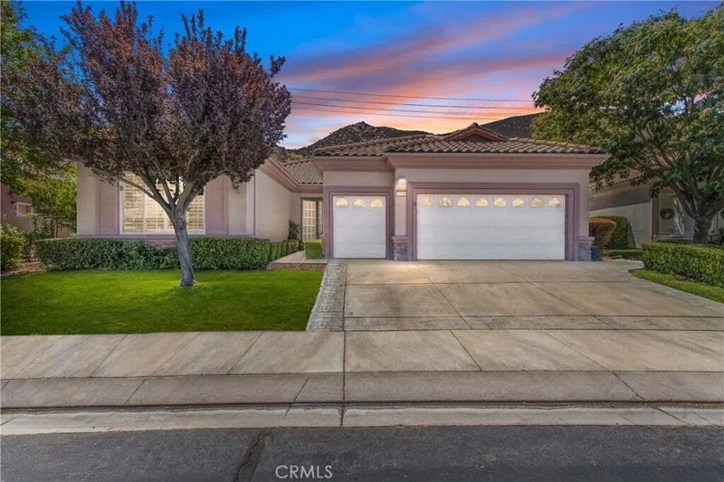 2 Bedrooms Single Family Detached