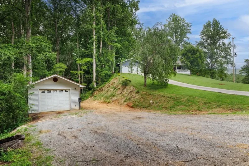 1615 East Vineyard Road, Hayesville, NC 28904, Hayesville, North Carolina, United States. - Photo 60